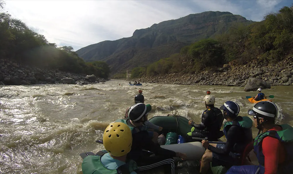 Rafting dentro del Cañón del Chicamocha